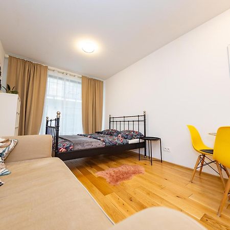 Lovely Studio Apartment, Free Parking 1,55 Hight Praha Exteriér fotografie